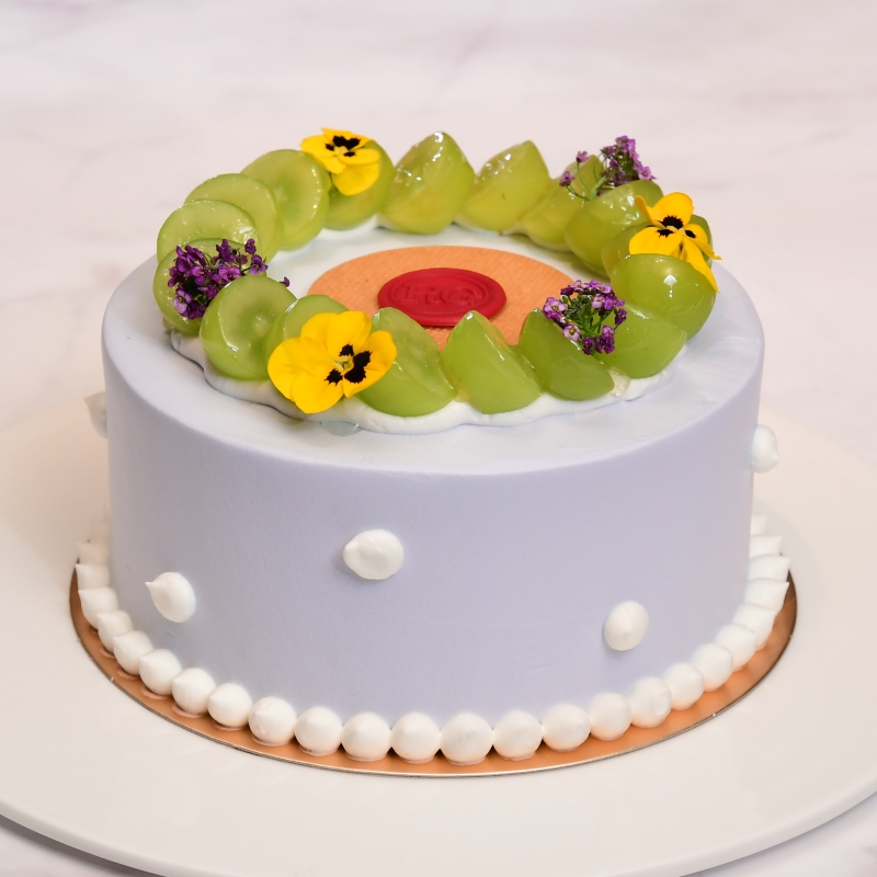 Japanese Shine Muscat Jasmine Cream Cake The Royal Garden