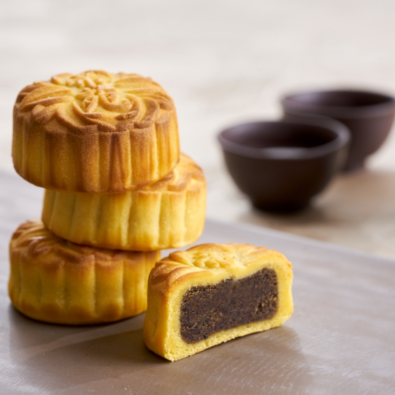 Mini Moonckae SHKP - Mini Egg Custard Mooncake with Chinese Tea Gift Pack - The Royal ...