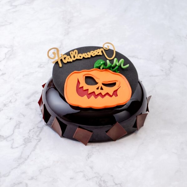 70% Chocolate Crunch Cake (Halloween theme)
