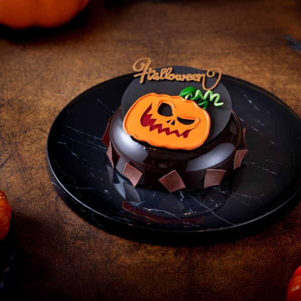 70% Chocolate Crunch Cake (Halloween theme) - Image 2