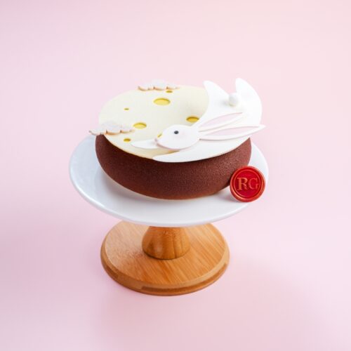 Seame salty egg mousse cake